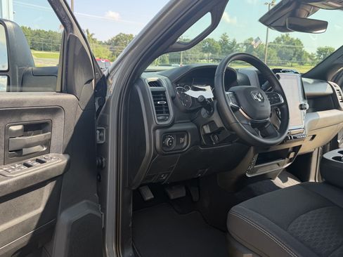New 2026 RAM 2500 Tradesman AWD/4WD image 17