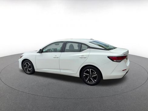 Used 2025 Nissan Sentra SV image 9