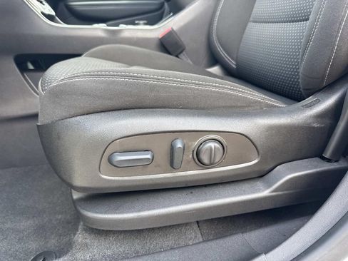 Used 2022 GMC Terrain SLE w/ Driver Convenience Package FWD image 20