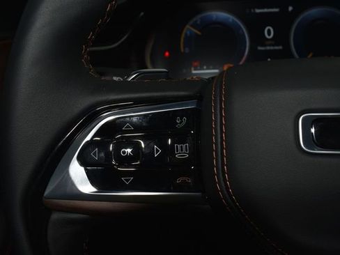 New 2025 Jeep Grand Cherokee Summit image 17