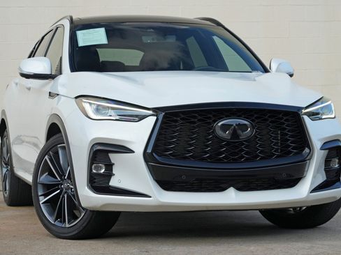 Used 2024 INFINITI QX50 Sport FWD image 2