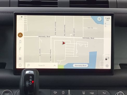 Used 2025 Land Rover Defender 110 S image 31