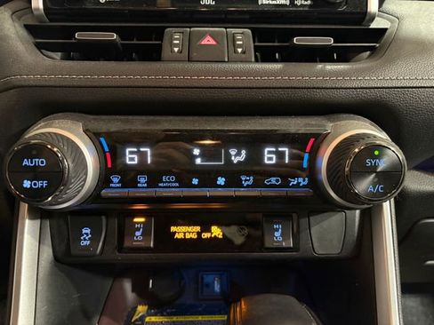 Used 2019 Toyota RAV4 Limited image 20