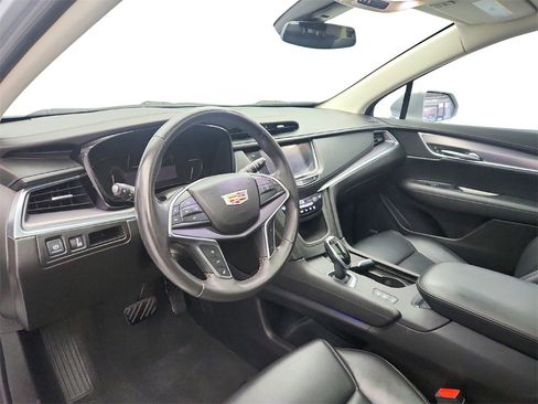 Used 2018 Cadillac XT5 Luxury w/ Driver Awareness Package image 10