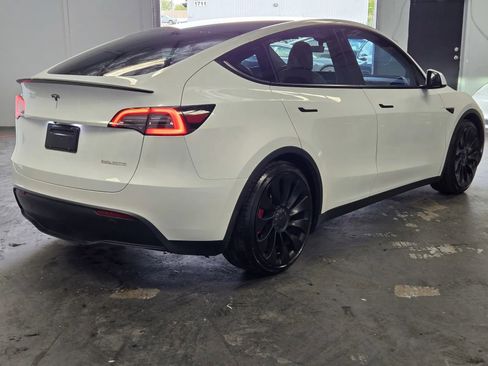 Used 2023 Tesla Model Y Performance AWD/4WD image 4