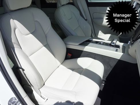Used 2023 Volvo XC60 T8 Plus w/ Climate Package AWD/4WD image 24