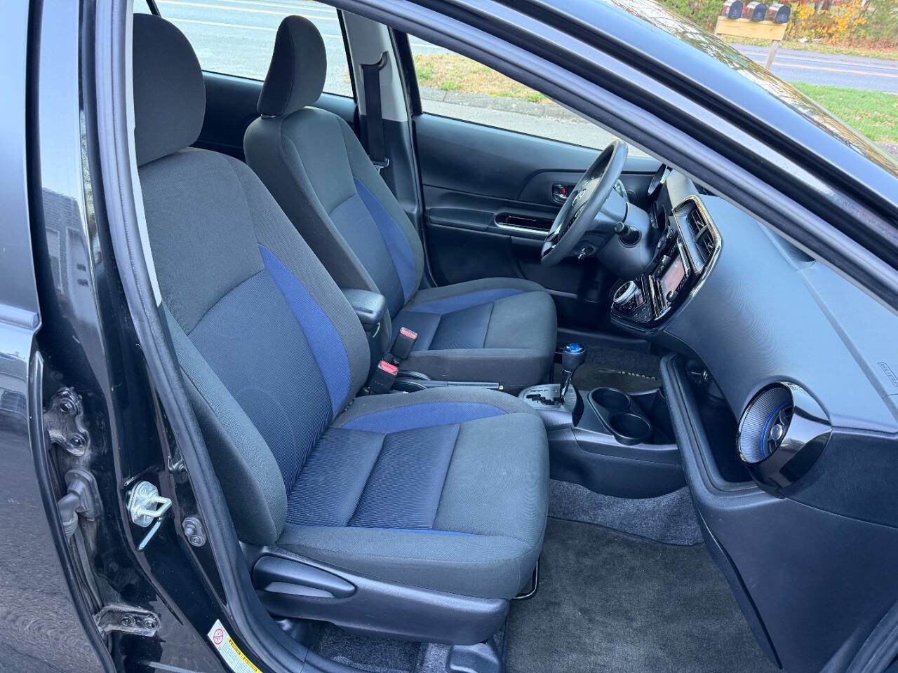 Used 2018 Toyota Prius C Three FWD image 28