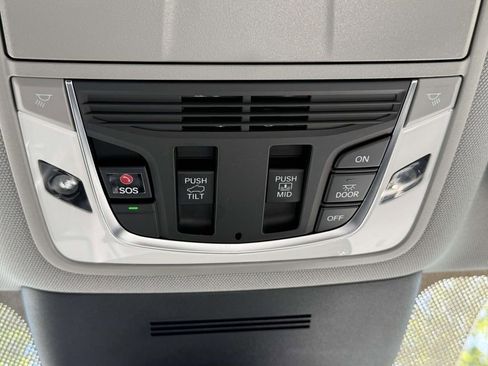 Used 2025 Acura MDX w/ Technology Package image 27