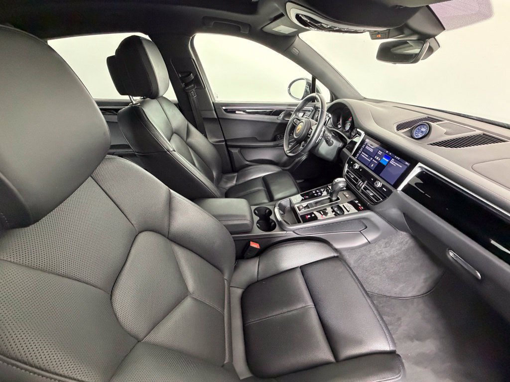 Certified 2025 Porsche Macan S AWD/4WD image 42