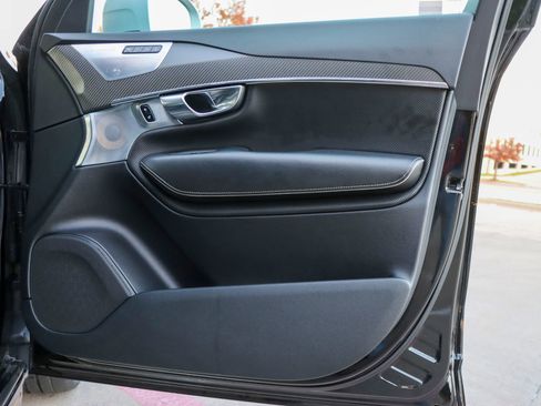 Used 2018 Volvo XC90 T6 R-Design w/ Convenience Package image 10