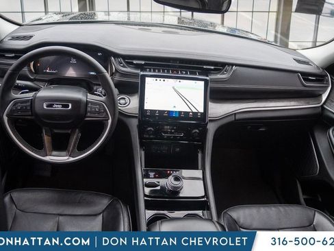 Used 2023 Jeep Grand Cherokee Limited w/ Black Appearance Package AWD/4WD image 4