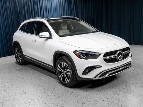 New 2026 Mercedes-Benz GLA 250 4MATIC image 3