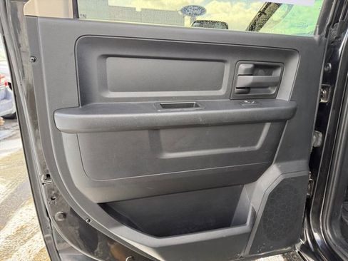 Used 2015 RAM 2500 Tradesman w/ Chrome Appearance Group image 24