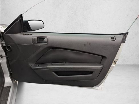 Used 2014 Ford Mustang Convertible RWD image 24