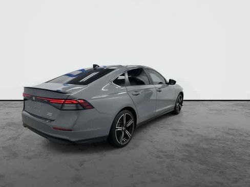 Used 2025 Honda Accord Sport image 3