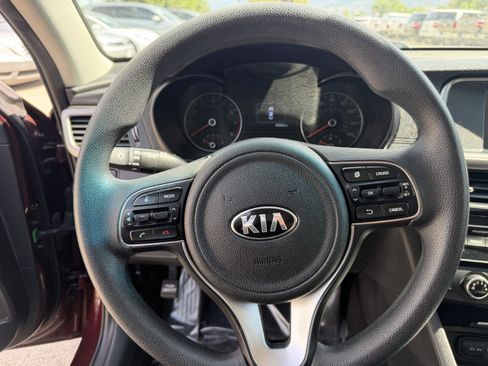 Used 2018 Kia Optima LX w/ 17" Alloy Wheels Package FWD image 15