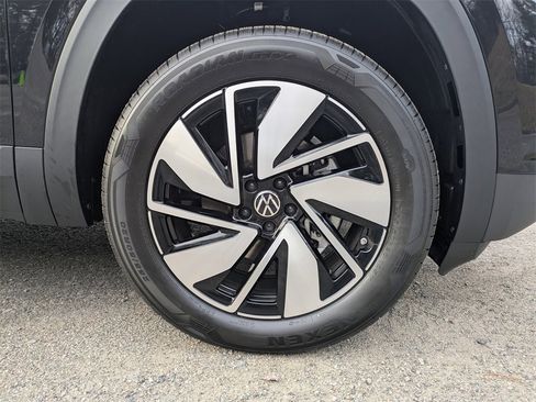 New 2026 Volkswagen Atlas SE image 11