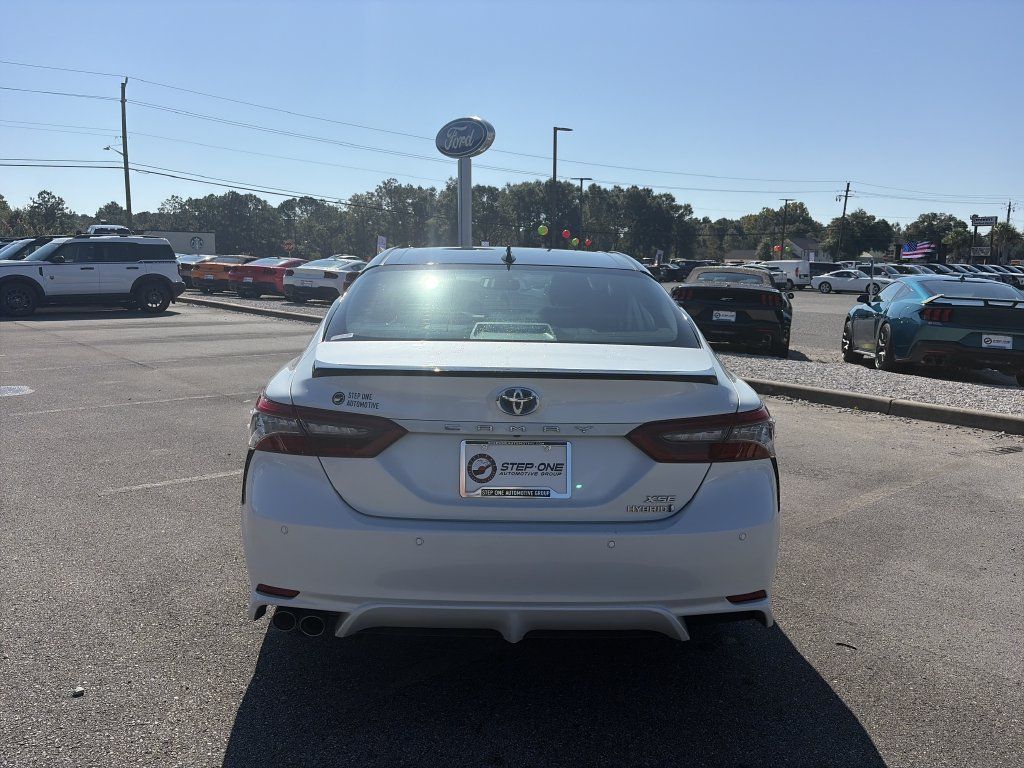 Used 2021 Toyota Camry XSE w/ Navigation Upgrade Package FWD image 6