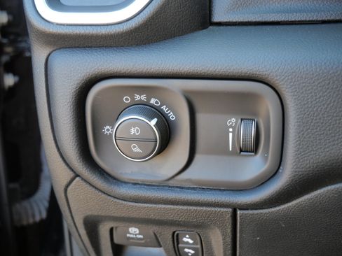 Used 2021 RAM 1500 Big Horn AWD/4WD image 28