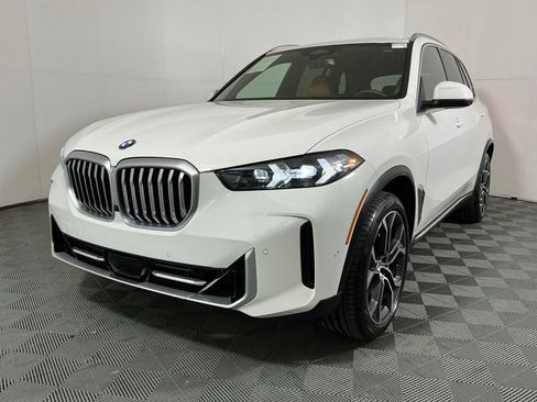 Certified 2024 BMW X5 sDrive40i w/ Parking Assistance Package RWD image 2