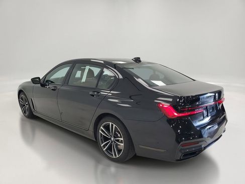 Used 2021 BMW 750i xDrive w/ M Sport Package AWD/4WD image 5