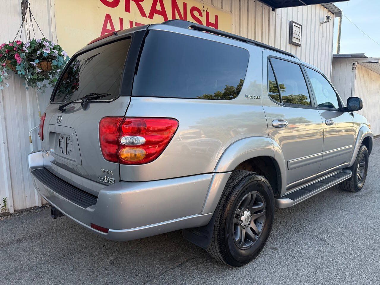 Used 2003 Toyota Sequoia Limited RWD image 4