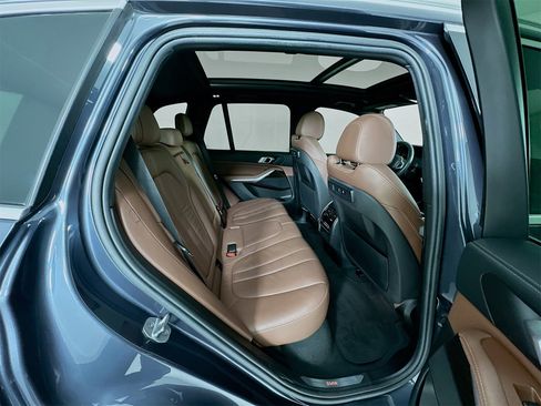 Used 2019 BMW X5 xDrive40i w/ Convenience Package image 31