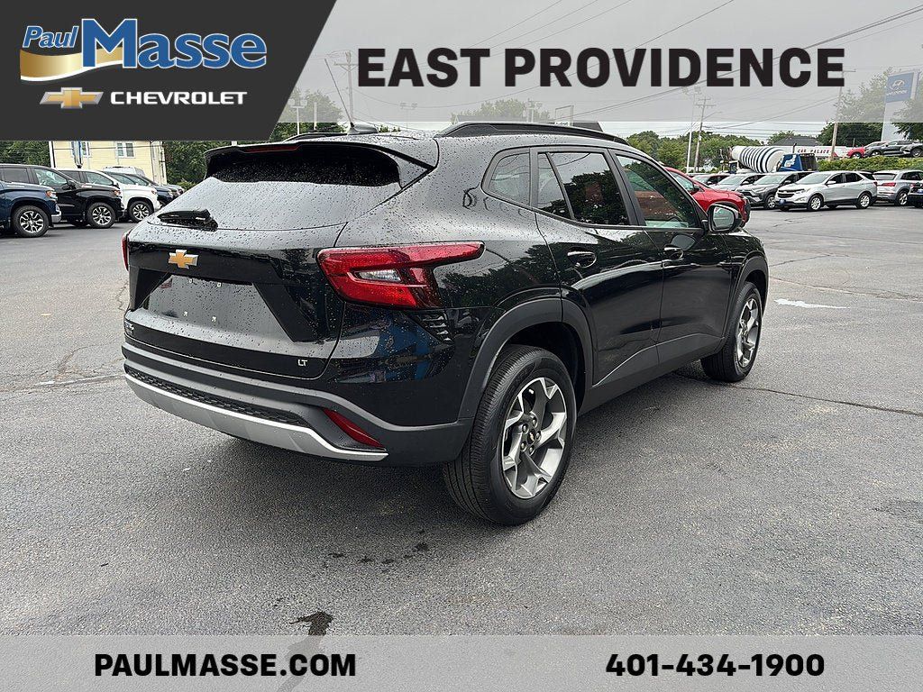 Certified 2024 Chevrolet Trax LT w/ LT Convenience Package FWD image 7