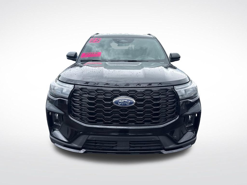 Used 2025 Ford Explorer ST-Line w/ ST-Line Street Pack AWD/4WD image 8
