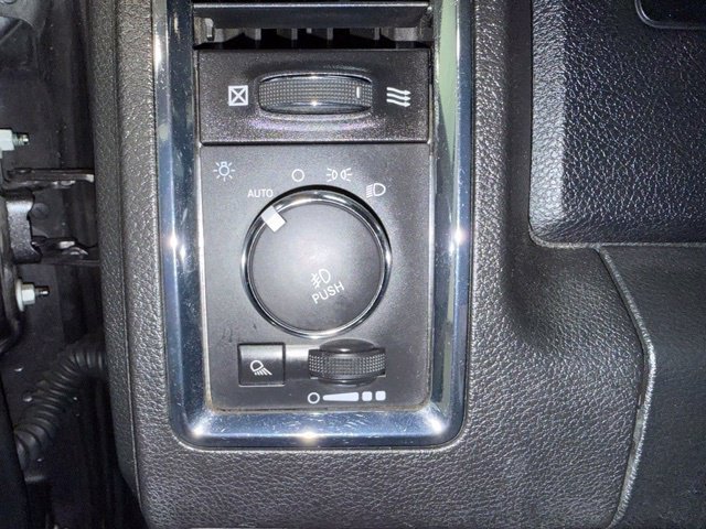 Used 2015 RAM 1500 Laramie w/ Convenience Group AWD/4WD image 18