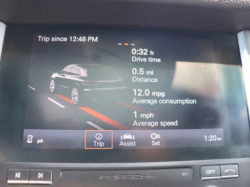 Used 2017 Porsche Macan AWD/4WD image 35