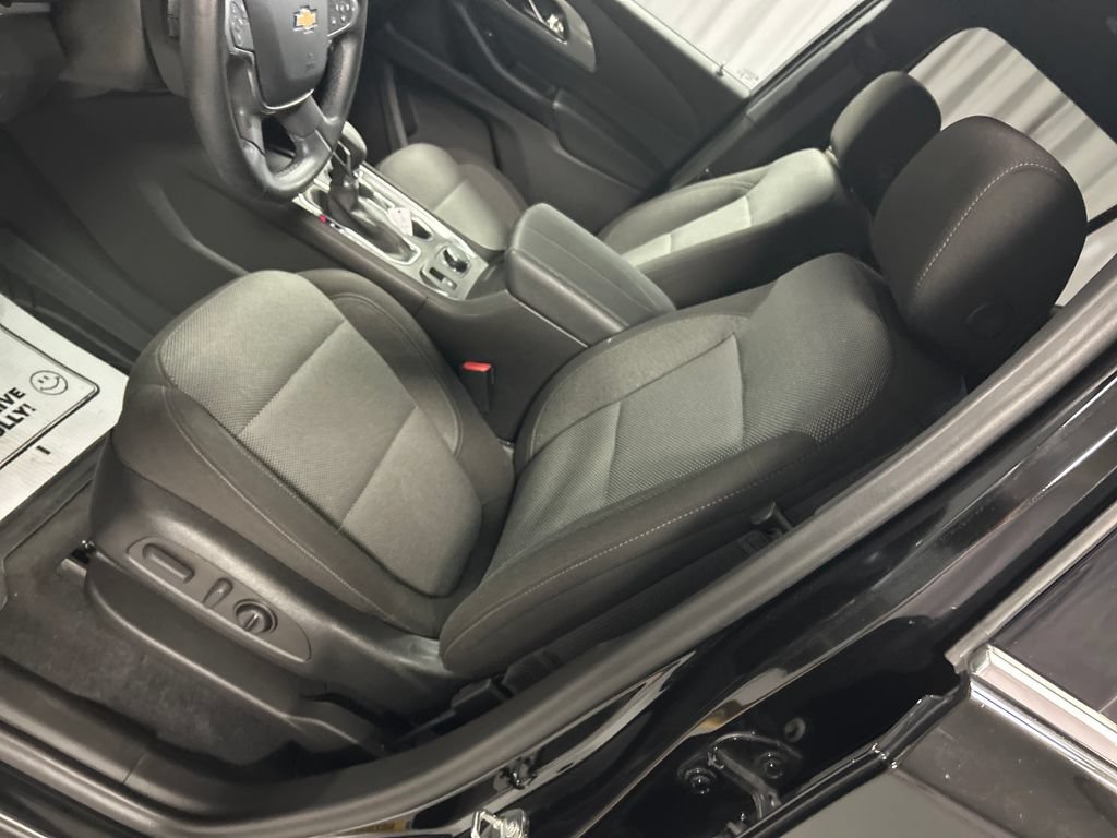 Used 2023 Chevrolet Traverse LT FWD image 12