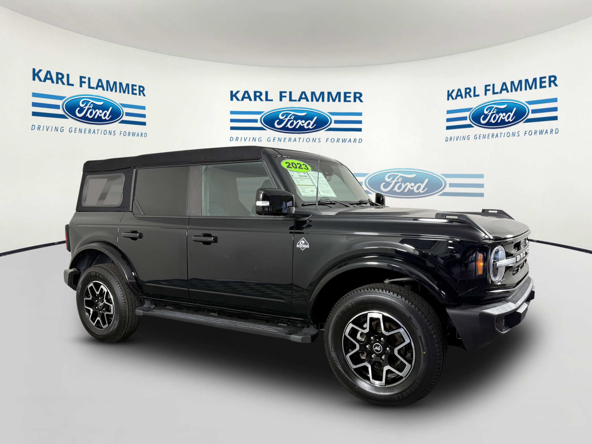 Used 2023 Ford Bronco Outer Banks AWD/4WD image 1