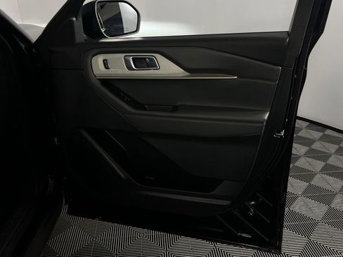 Used 2025 Ford Explorer Active image 37