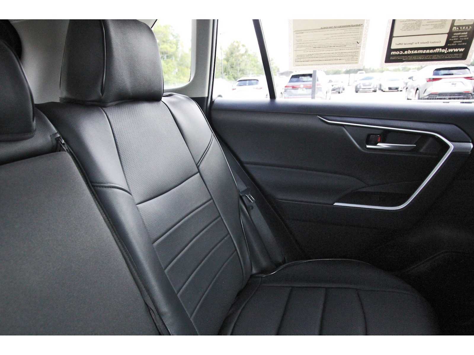 Used 2025 Toyota RAV4 XLE w/ Convenience Package FWD image 10