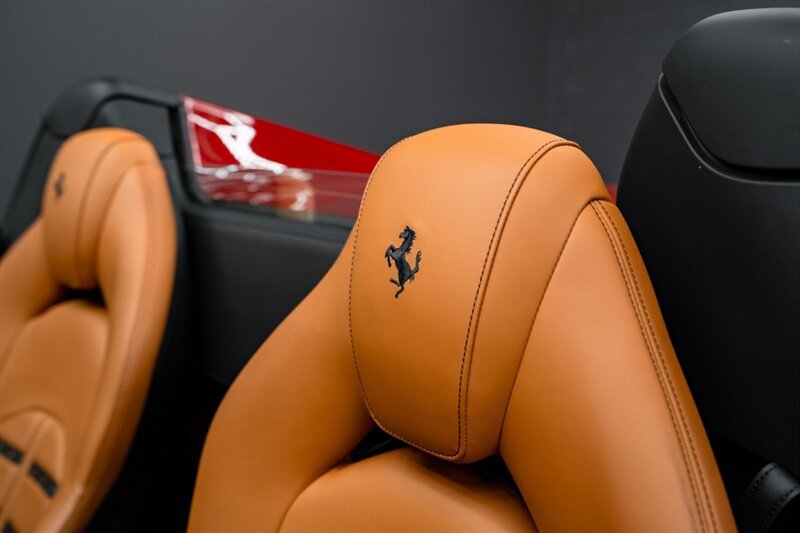 Used 2021 Ferrari F8 Tributo RWD image 20