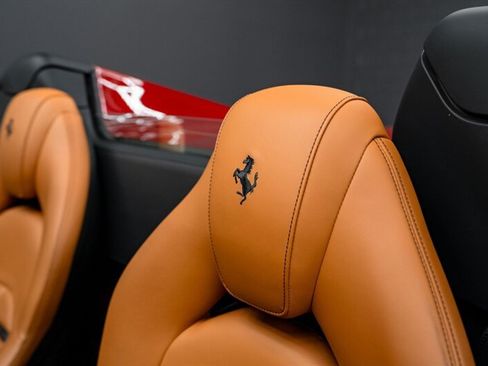 Used 2021 Ferrari F8 Tributo RWD image 20