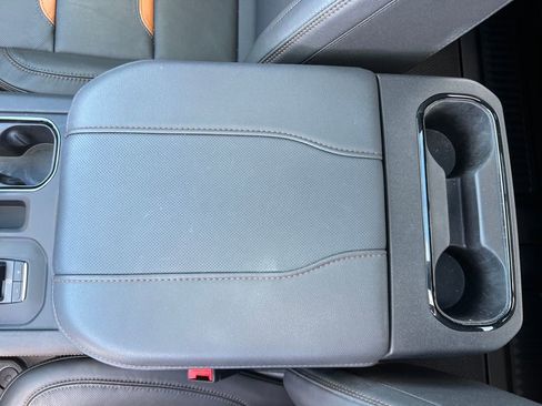 Certified 2025 GMC Sierra 1500 AT4 w/ AT4 Premium Package image 29