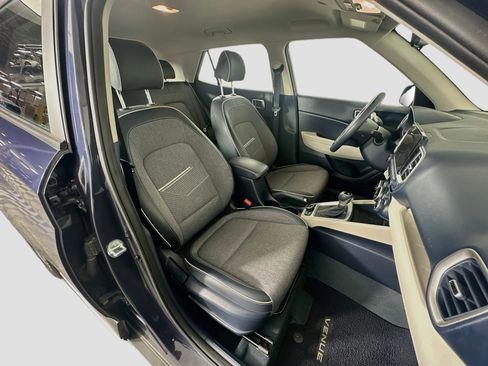 Used 2023 Hyundai Venue Limited FWD image 31