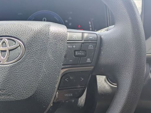 Used 2025 Toyota Camry LE FWD image 24