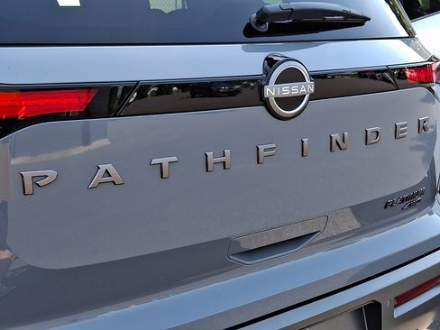 New 2026 Nissan Pathfinder Platinum w/ Cargo Package AWD/4WD image 5