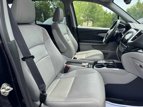 Used 2017 Honda Pilot Touring image 19