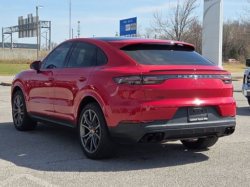 Used 2021 Porsche Cayenne Coupe image 4