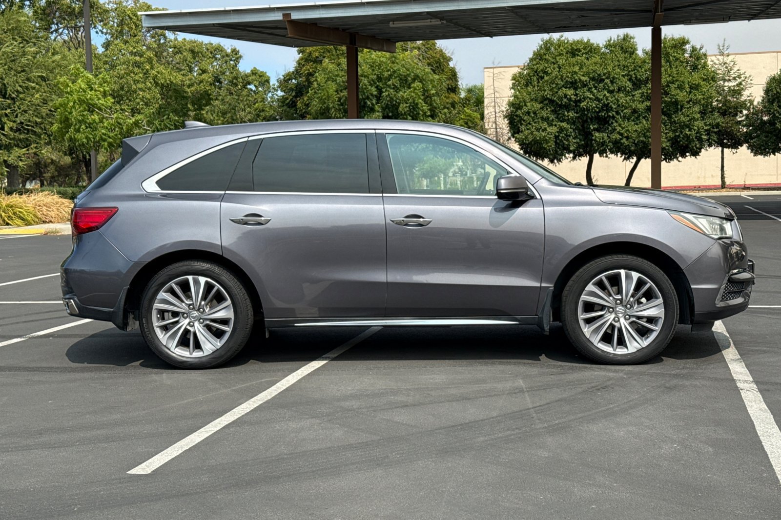 Used 2018 Acura MDX w/ Technology Package FWD image 10