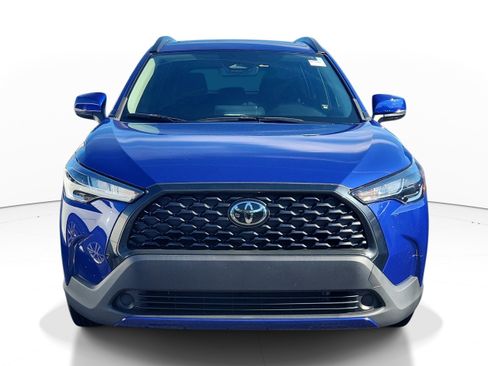 Used 2024 Toyota Corolla Cross LE w/ Moonroof Package FWD image 2