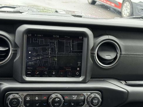 Used 2023 Jeep Wrangler Unlimited Sahara w/ Cold Weather Group AWD/4WD image 4