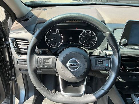 Used 2021 Nissan Rogue SV w/ Premium Package FWD image 14