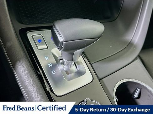 Used 2025 Genesis G70 2.5T image 19