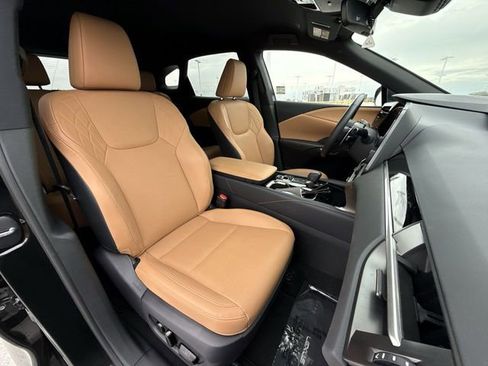 Certified 2025 Lexus RX 350 FWD w/ Technology Package image 25