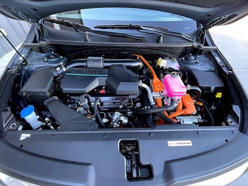 Certified 2025 Kia Sportage LX image 10